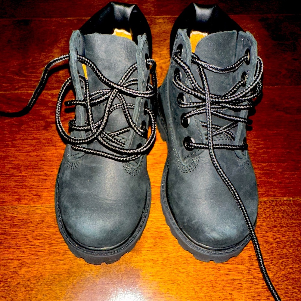 Toddler size 6 Black timberland boots